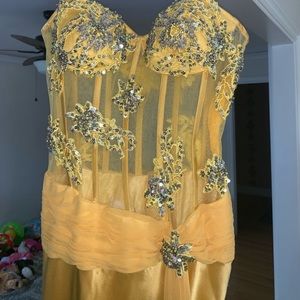 Yellow Show stopper dress